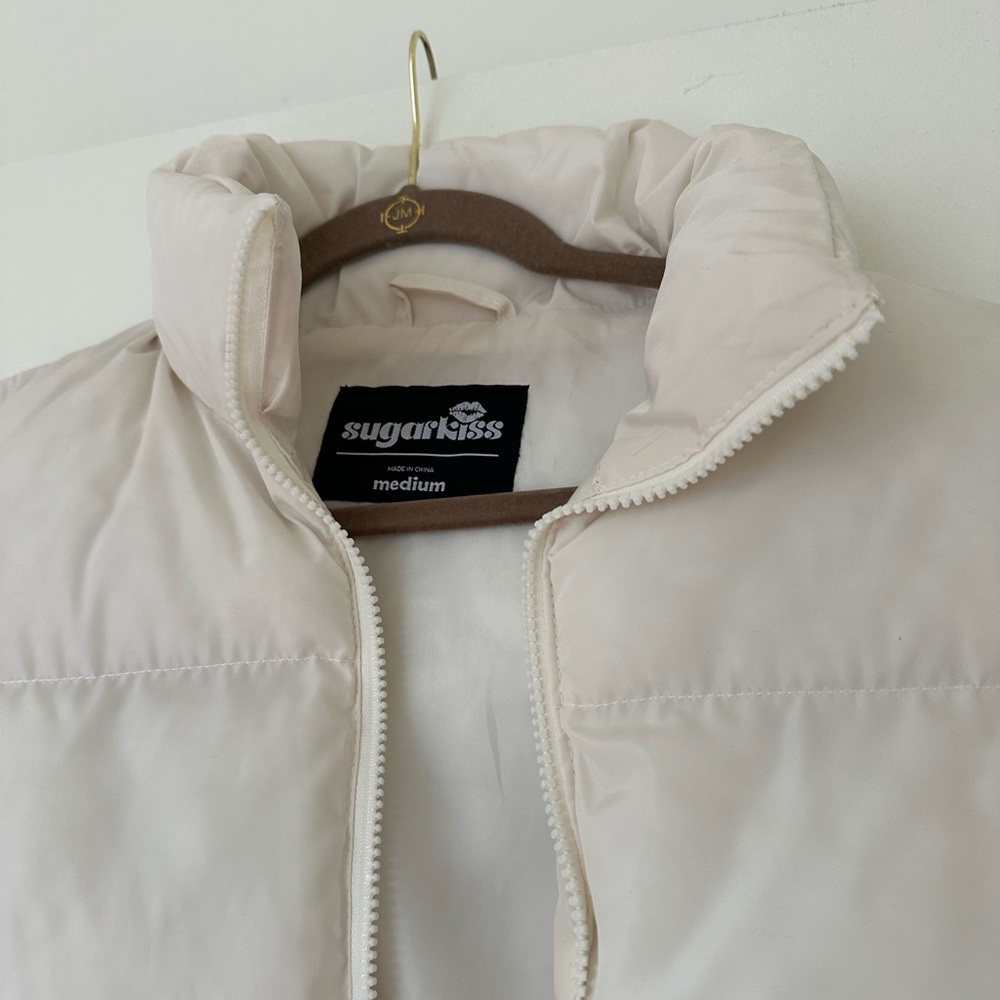 White Sugarkiss Vest with Pockets - Picture 2 of 8
